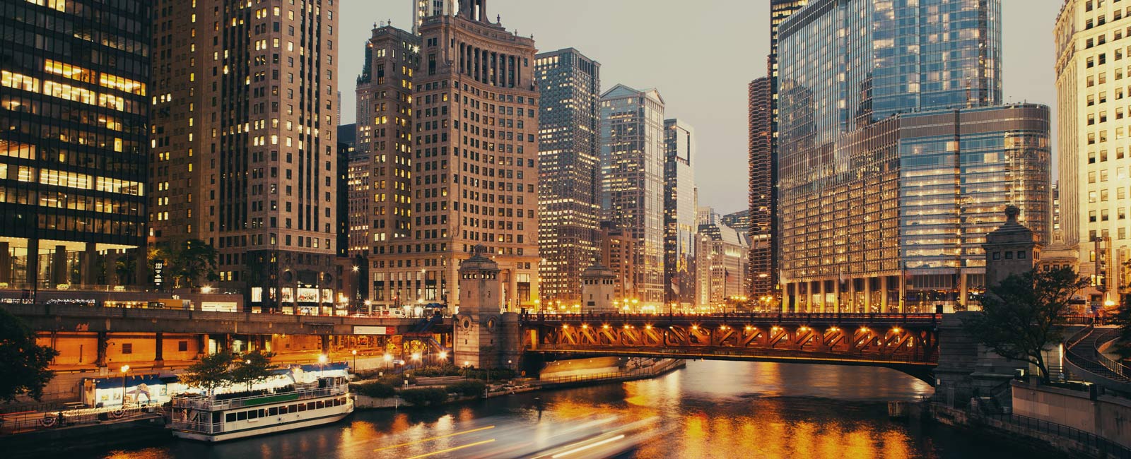Enjoy the scenic views on a Chicago vacation with Hilton Grand Vacations